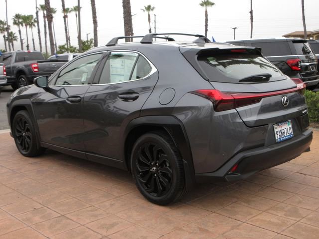 Used 2022 Lexus UX 200 w/ Accessory Package (Z1) image 5