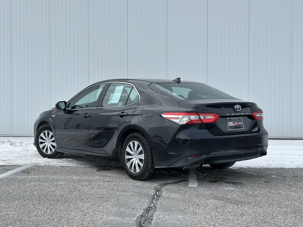 Used 2019 Toyota Camry LE image 4