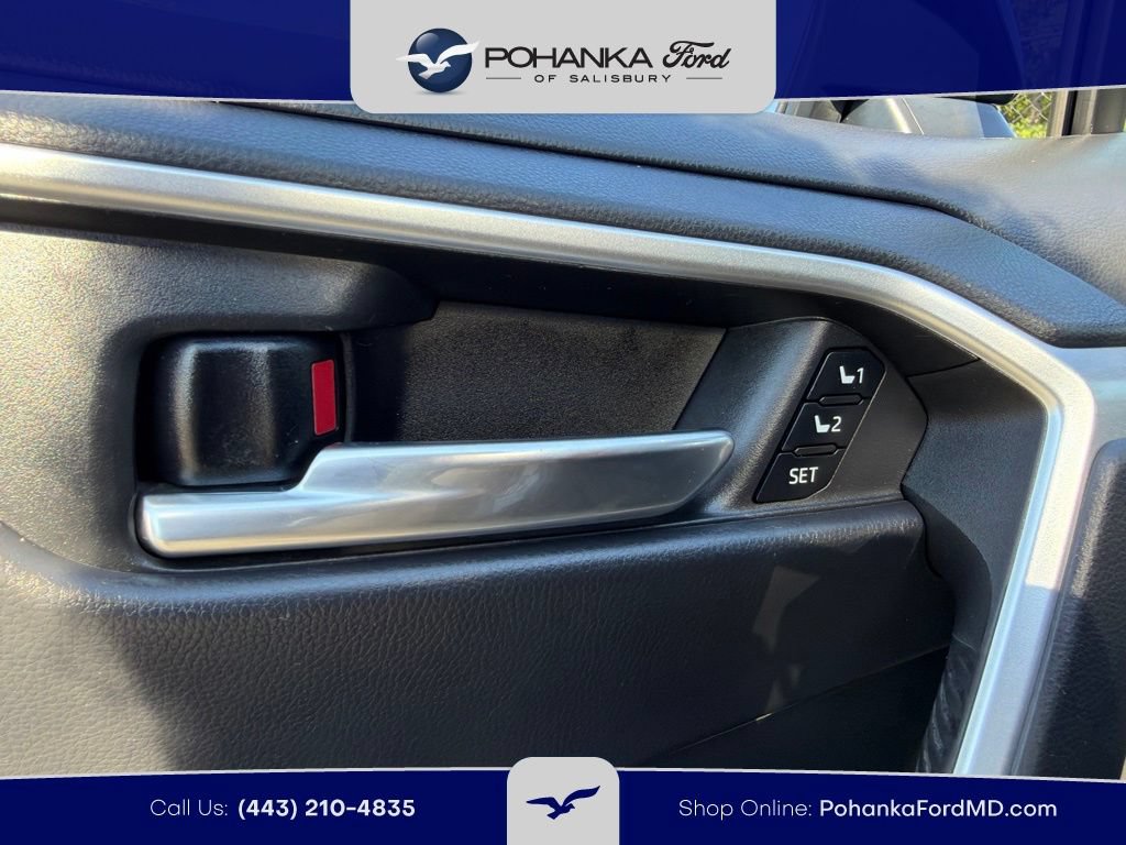 Used 2022 Toyota RAV4 XLE Premium AWD/4WD image 18