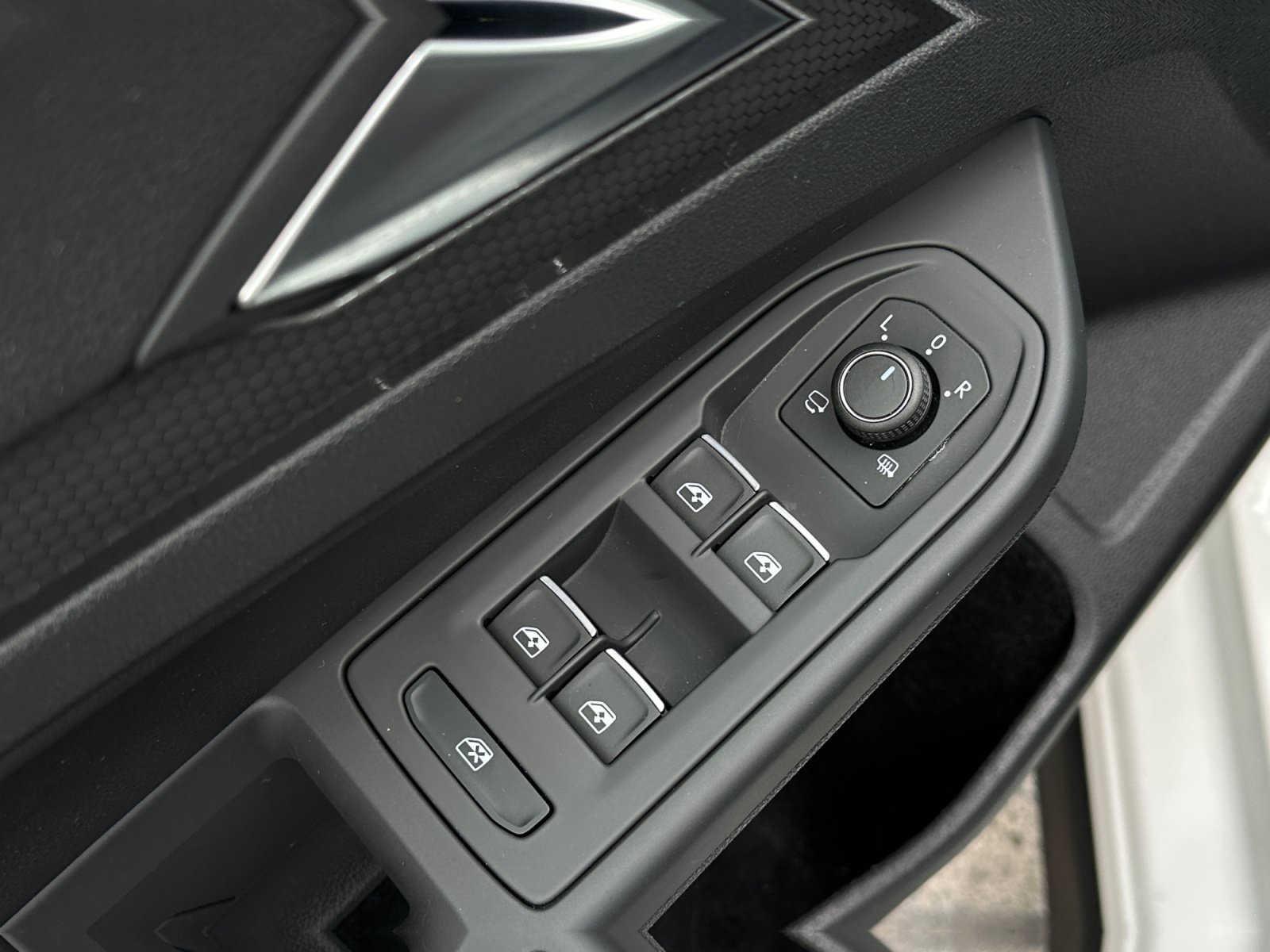 Used 2024 Volkswagen GTI SE FWD image 22