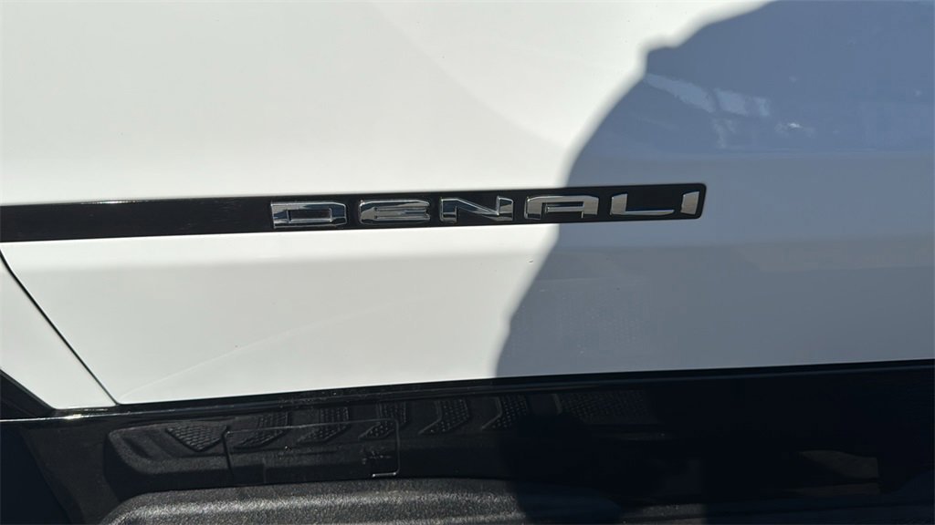 Used 2025 GMC Sierra EV Denali image 7