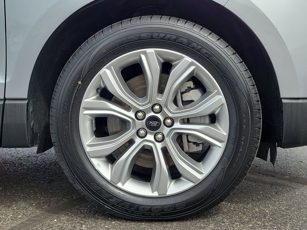 Certified 2024 Ford Edge Titanium image 9