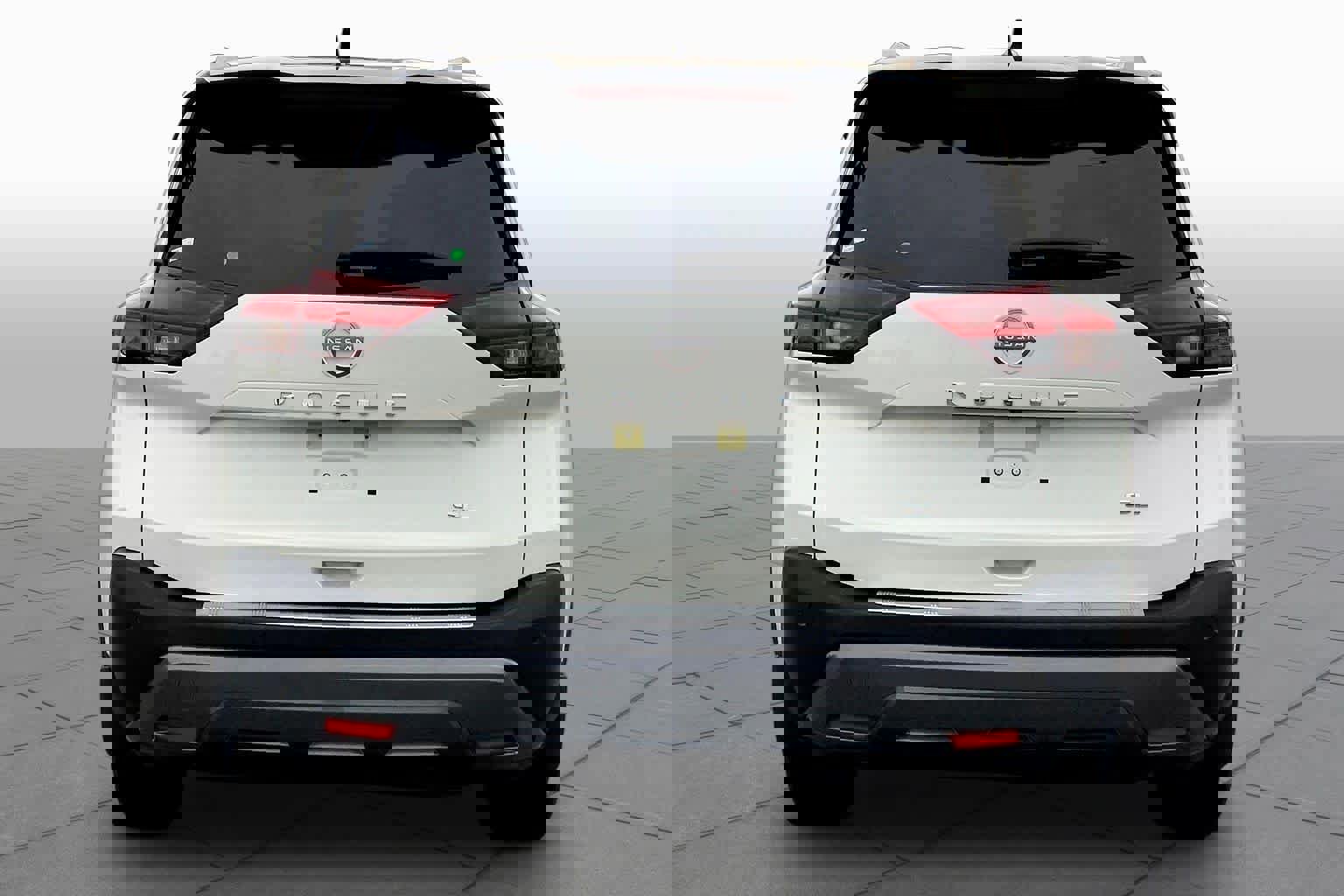 Used 2023 Nissan Rogue SL image 2