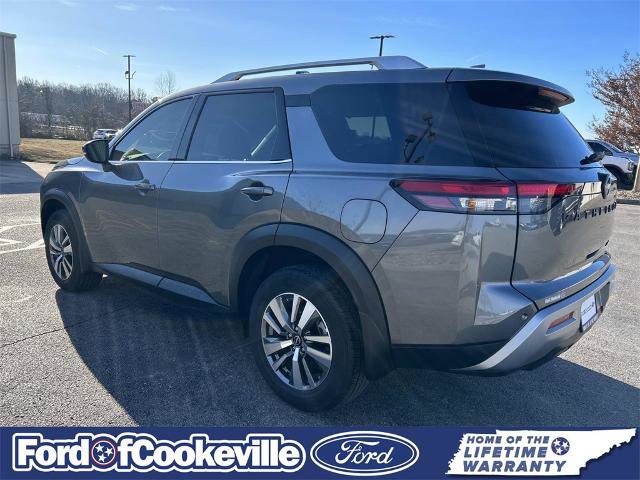 Used 2025 Nissan Pathfinder SL w/ Black Appearance Package image 6