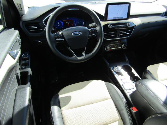 Certified 2022 Ford Escape Titanium w/ Titanium Elite Package image 2