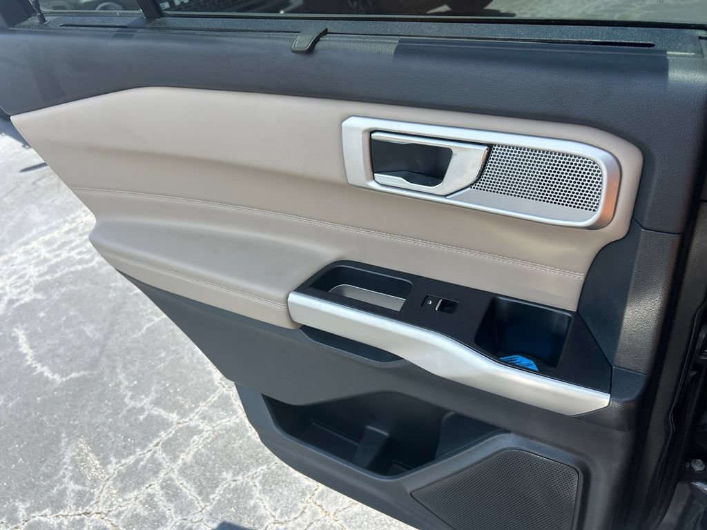 Certified 2020 Ford Explorer Limited RWD image 23
