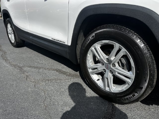 Used 2024 GMC Terrain SLE FWD image 11