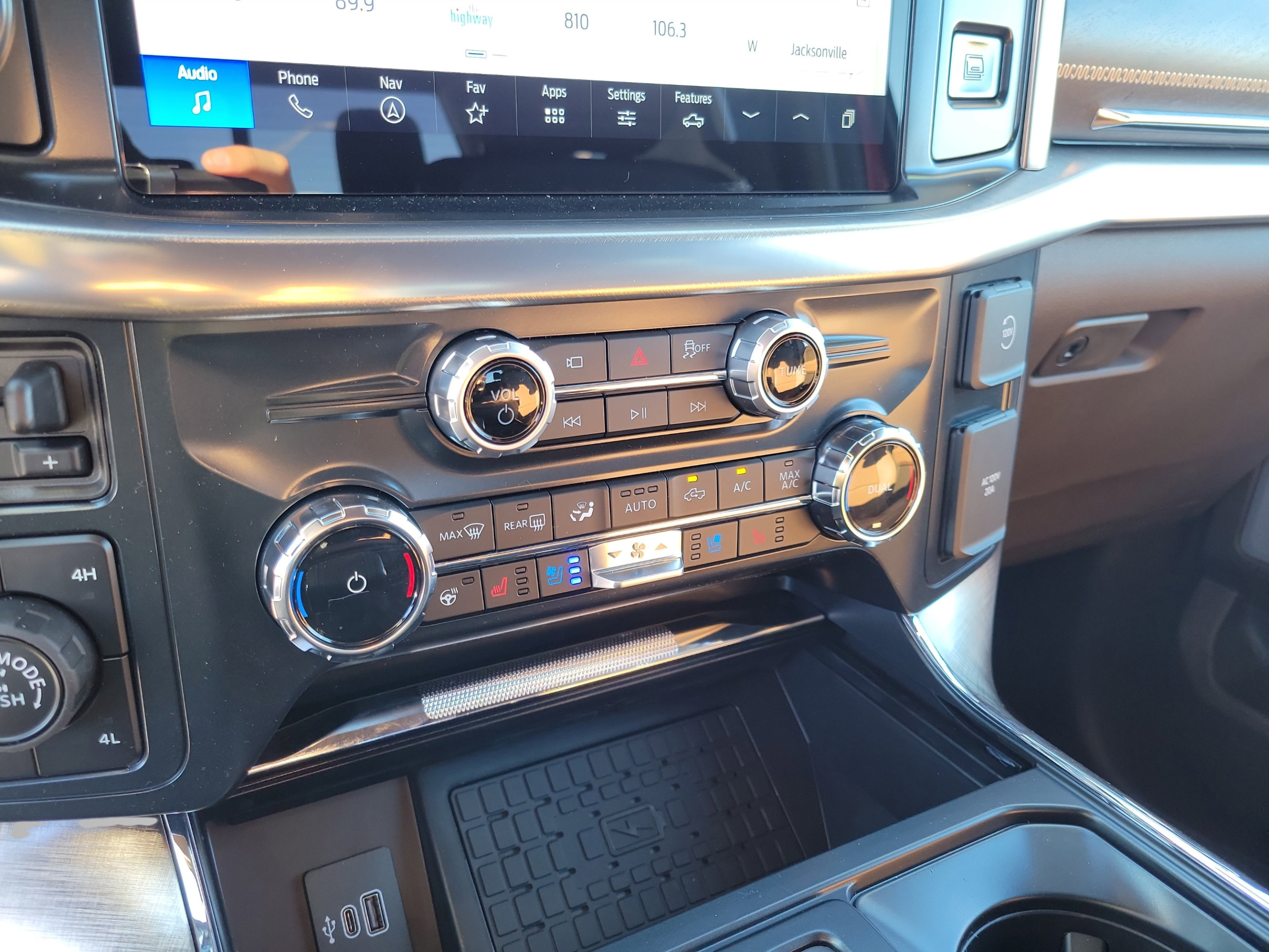 Certified 2025 Ford F150 King Ranch AWD/4WD image 30