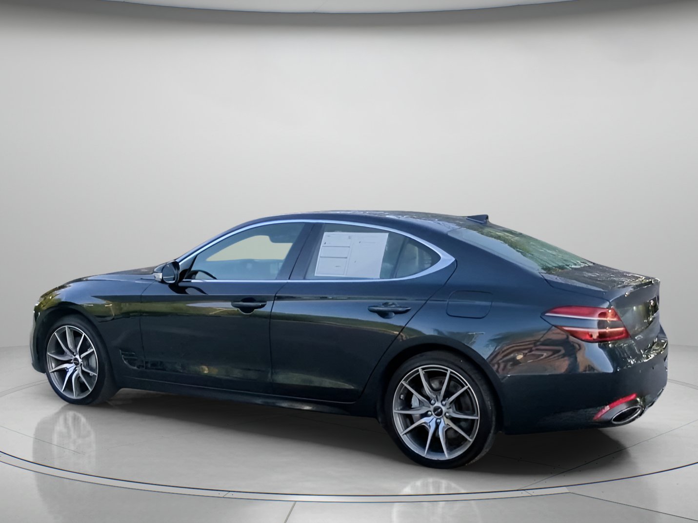 Used 2025 Genesis G70 2.5T AWD/4WD image 19