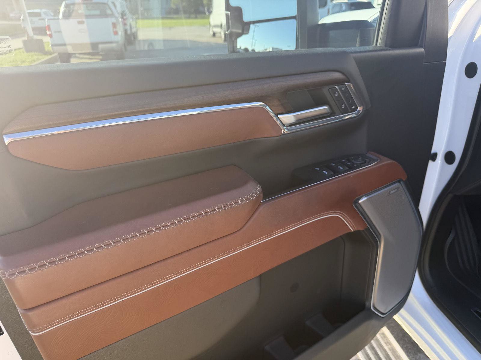 Used 2024 GMC Sierra 2500 Denali Ultimate AWD/4WD image 6