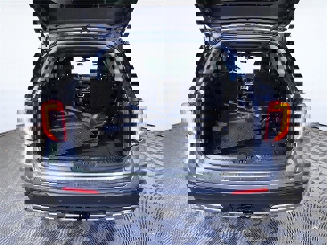 Certified 2021 Ford Explorer XLT w/ Equipment Group 202A image 9