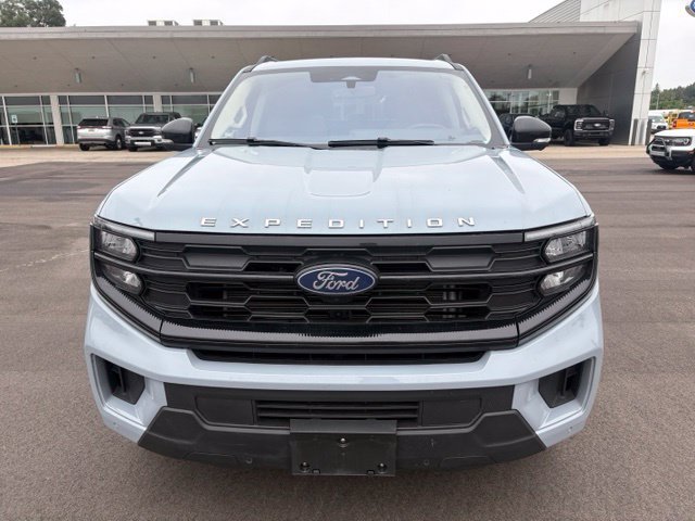 Certified 2025 Ford Expedition Active AWD/4WD image 8