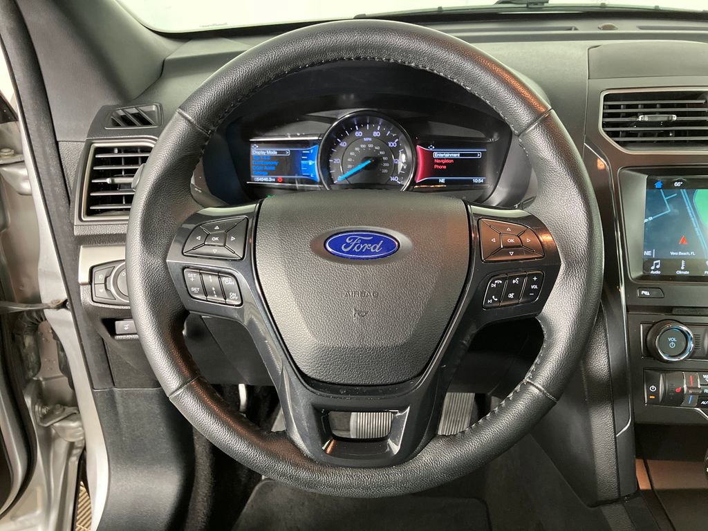 Certified 2018 Ford Explorer XLT w/ Equipment Group 202A image 15