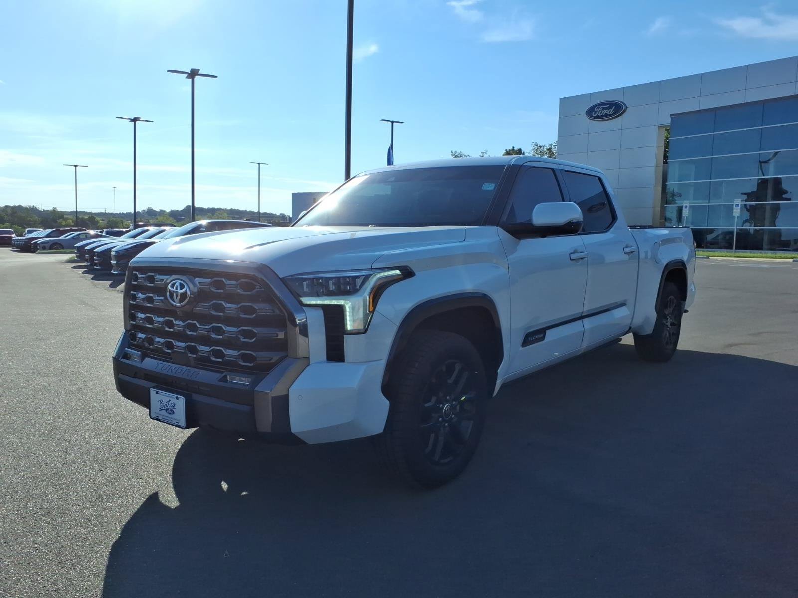 Used 2022 Toyota Tundra Platinum w/ Advanced Package AWD/4WD image 7