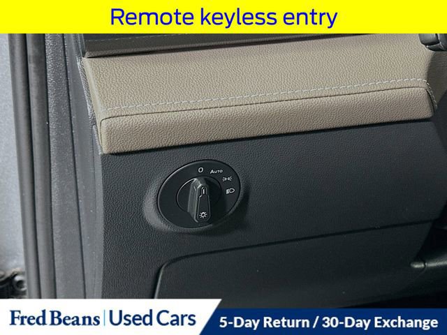 Used 2022 Volkswagen Taos SEL image 15