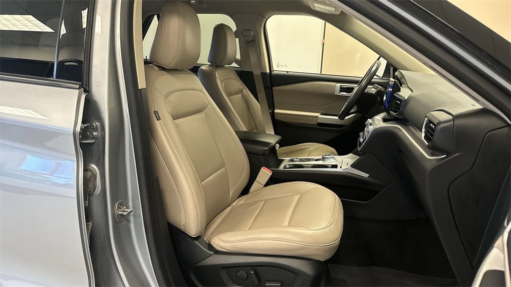 Certified 2022 Ford Explorer XLT image 18