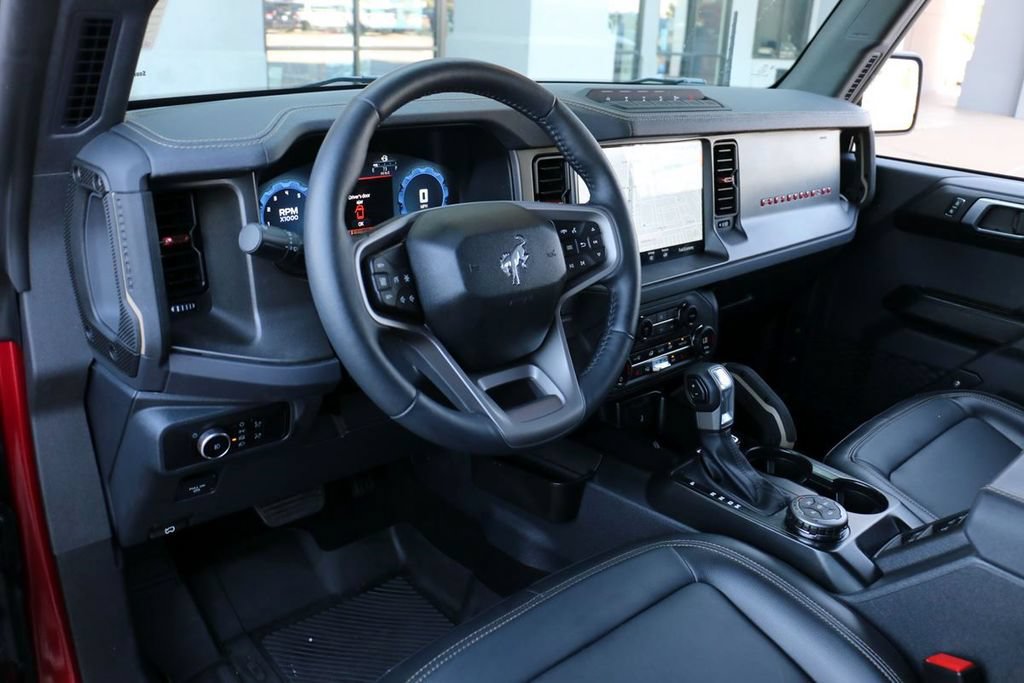 Certified 2025 Ford Bronco Badlands w/ Sasquatch Package AWD/4WD image 19