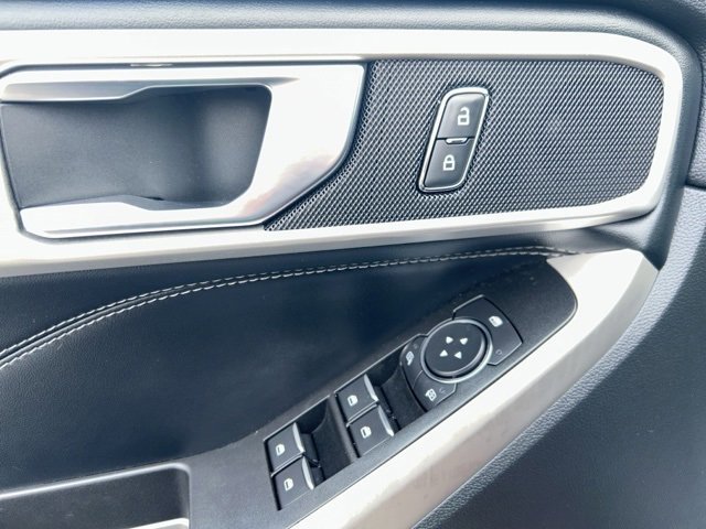 Certified 2022 Ford Explorer XLT w/ Equipment Group 202A image 17