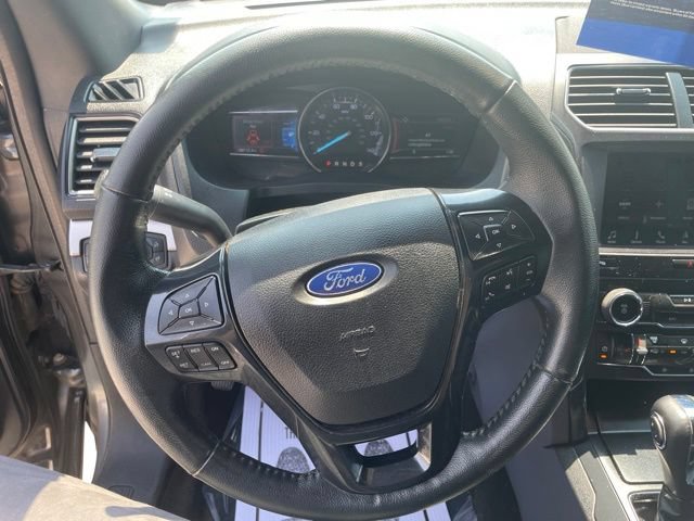 Certified 2019 Ford Explorer XLT w/ Equipment Group 202A AWD/4WD image 13