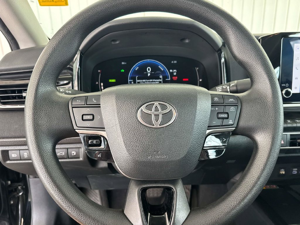Used 2025 Toyota Camry LE FWD image 26
