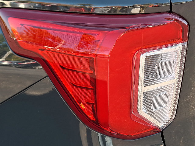 Certified 2023 Ford Explorer XLT w/ Equipment Group 202A AWD/4WD image 10
