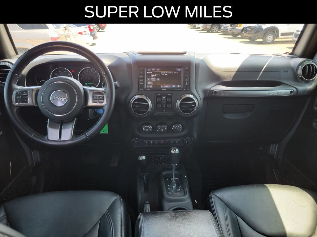 Used 2018 Jeep Wrangler Unlimited Sahara AWD/4WD image 8