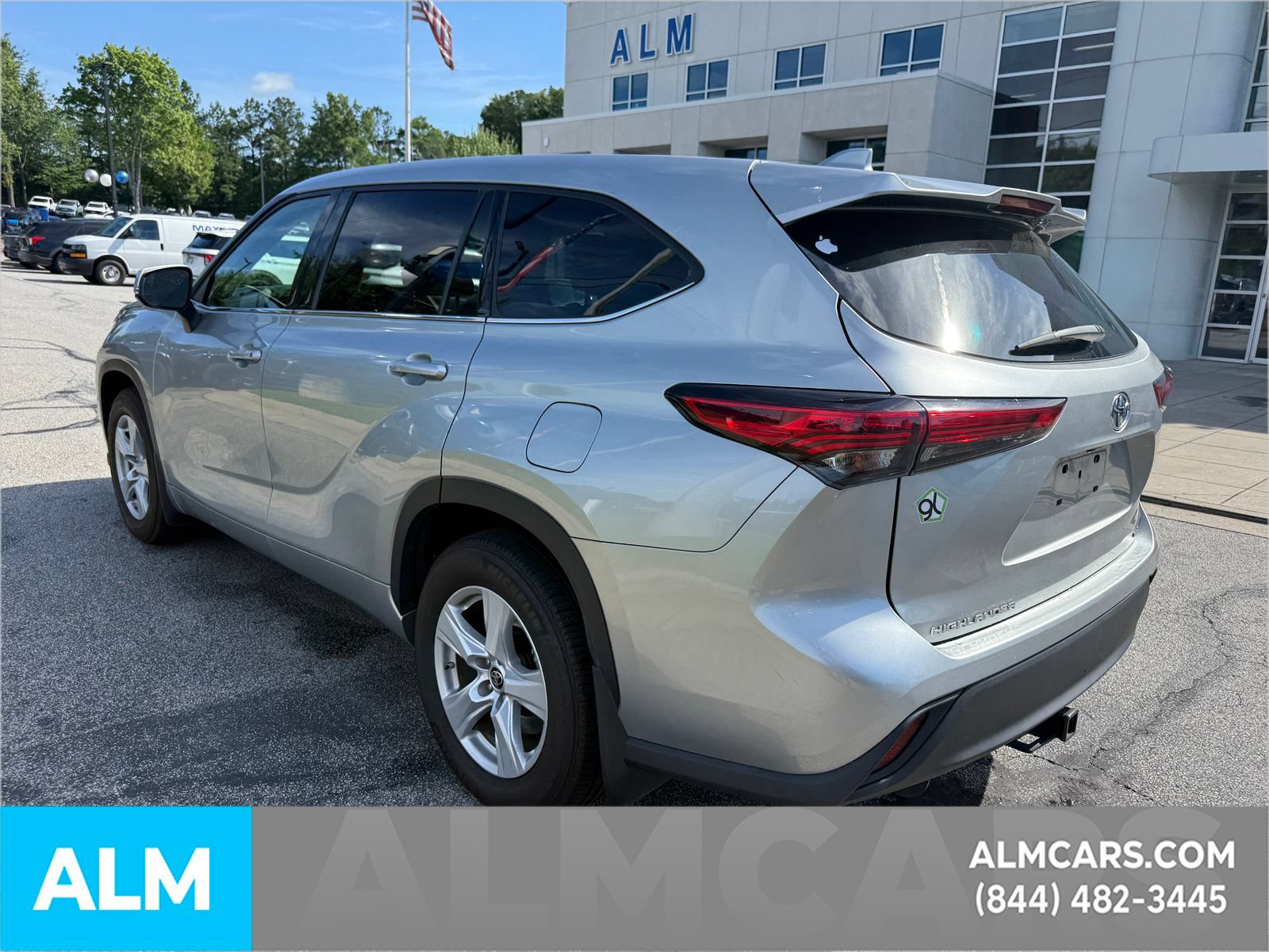 Used 2021 Toyota Highlander L AWD/4WD image 10