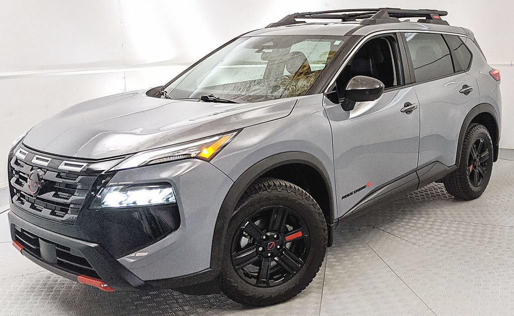Used 2025 Nissan Rogue SV AWD/4WD image 6