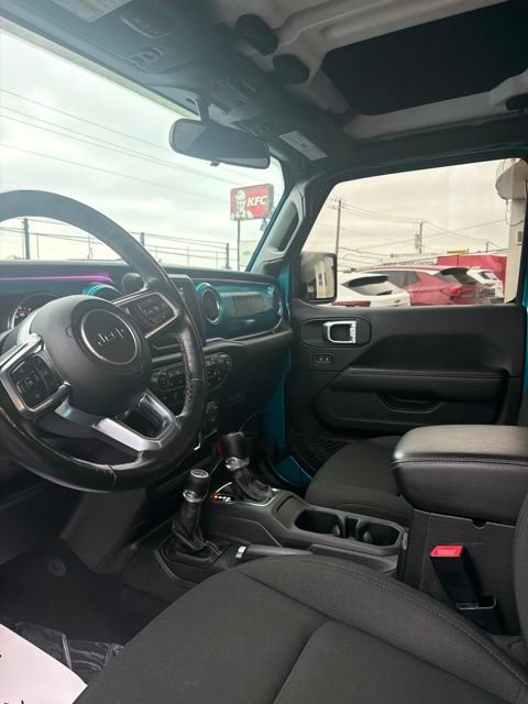 Used 2020 Jeep Wrangler Unlimited Sahara w/ Cold Weather Group AWD/4WD image 10