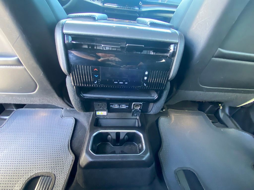 Used 2022 Jeep Wagoneer Series III AWD/4WD image 22