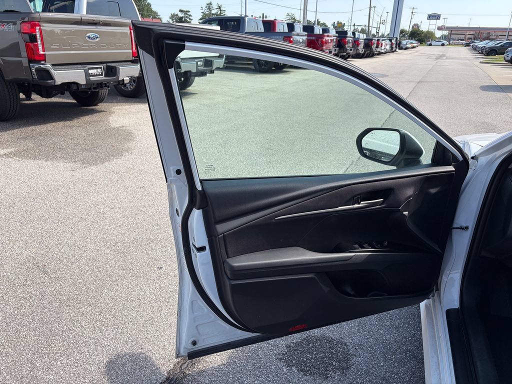 Used 2025 Toyota Camry LE FWD image 12