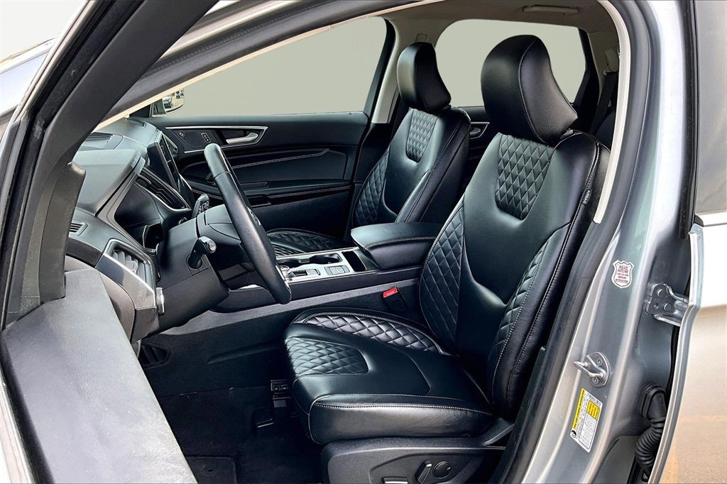 Certified 2024 Ford Edge Titanium image 25