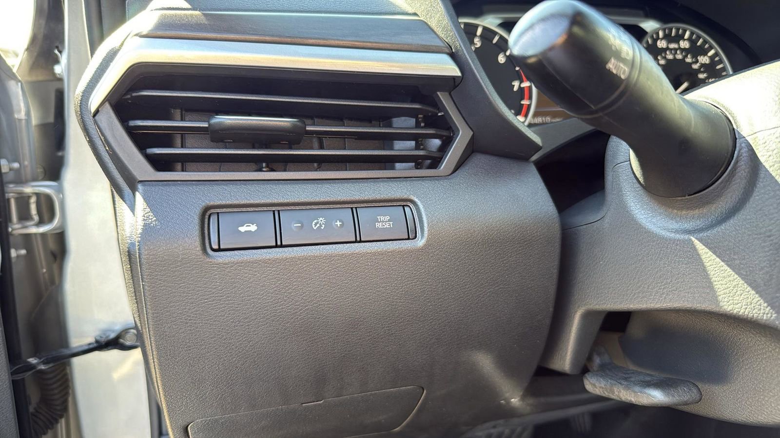 Used 2024 Nissan Altima 2.5 SV image 18