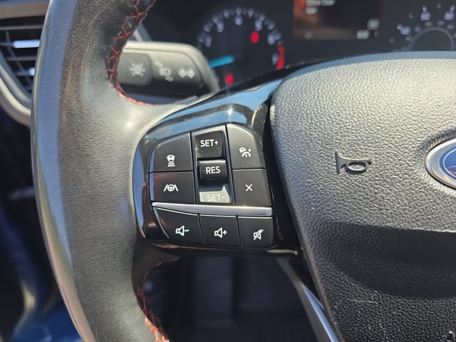 Certified 2022 Ford Escape SEL w/ SEL Stealth AWD Package image 16