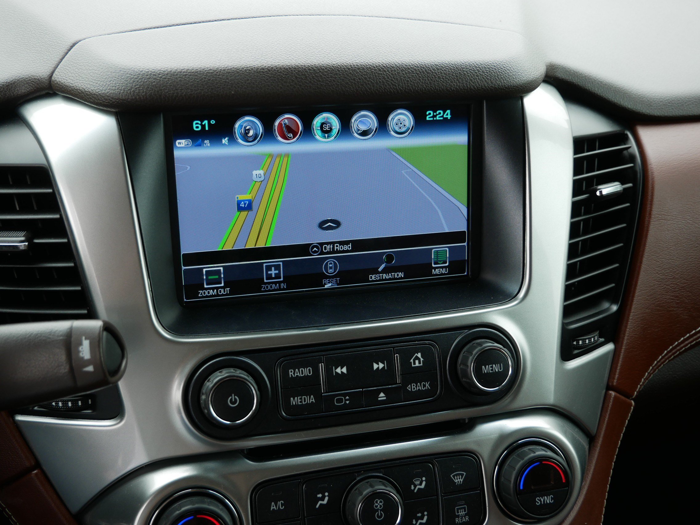 Used 2020 Chevrolet Suburban Premier AWD/4WD image 31