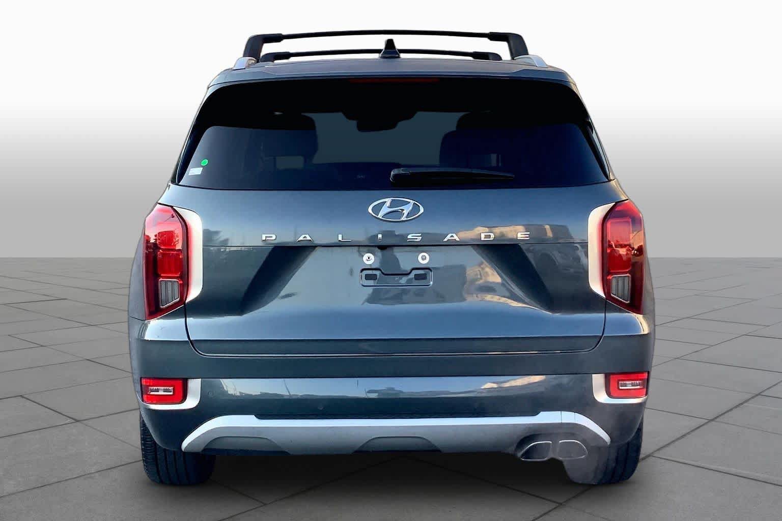 Used 2022 Hyundai Palisade Limited FWD image 5
