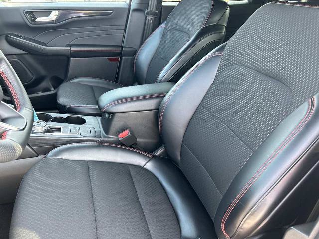 Certified 2025 Ford Escape ST-Line AWD/4WD image 27