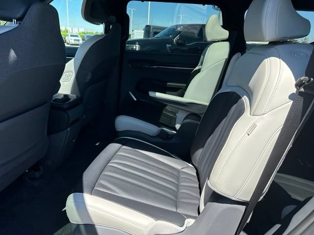 Used 2024 Kia EV9 GT-Line AWD/4WD image 13
