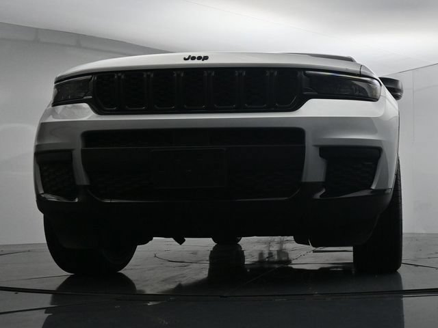 Used 2023 Jeep Grand Cherokee L Altitude AWD/4WD image 33