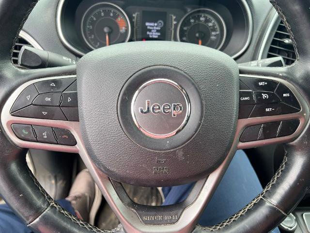Used 2019 Jeep Cherokee Latitude Plus w/ Comfort/Convenience Group AWD/4WD image 13
