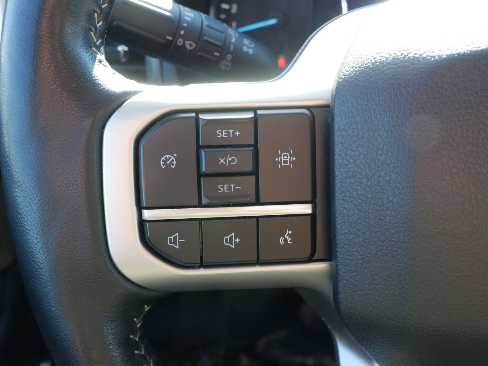 Certified 2024 Ford Expedition XLT image 36