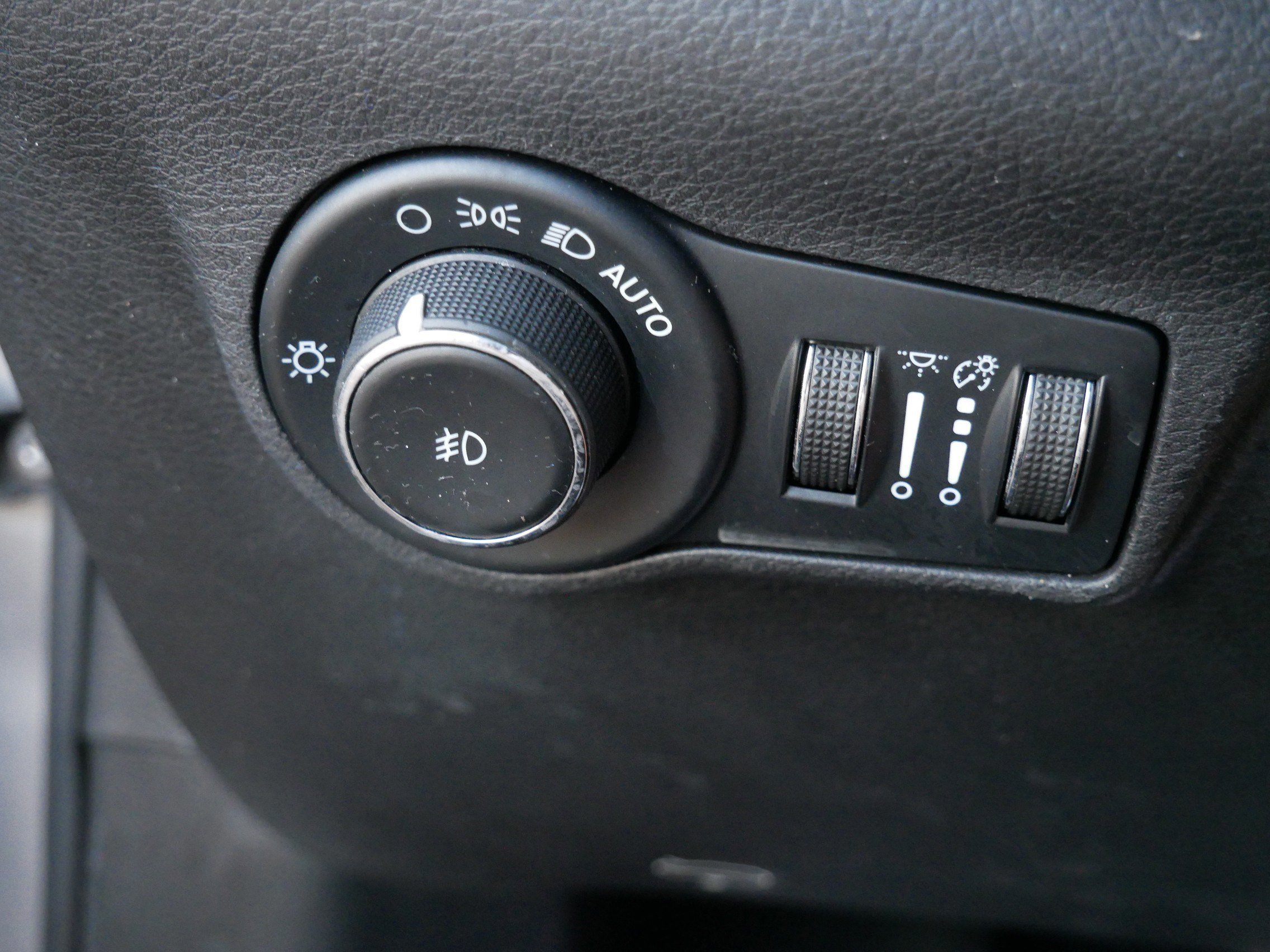 Used 2023 Jeep Compass Limited image 26