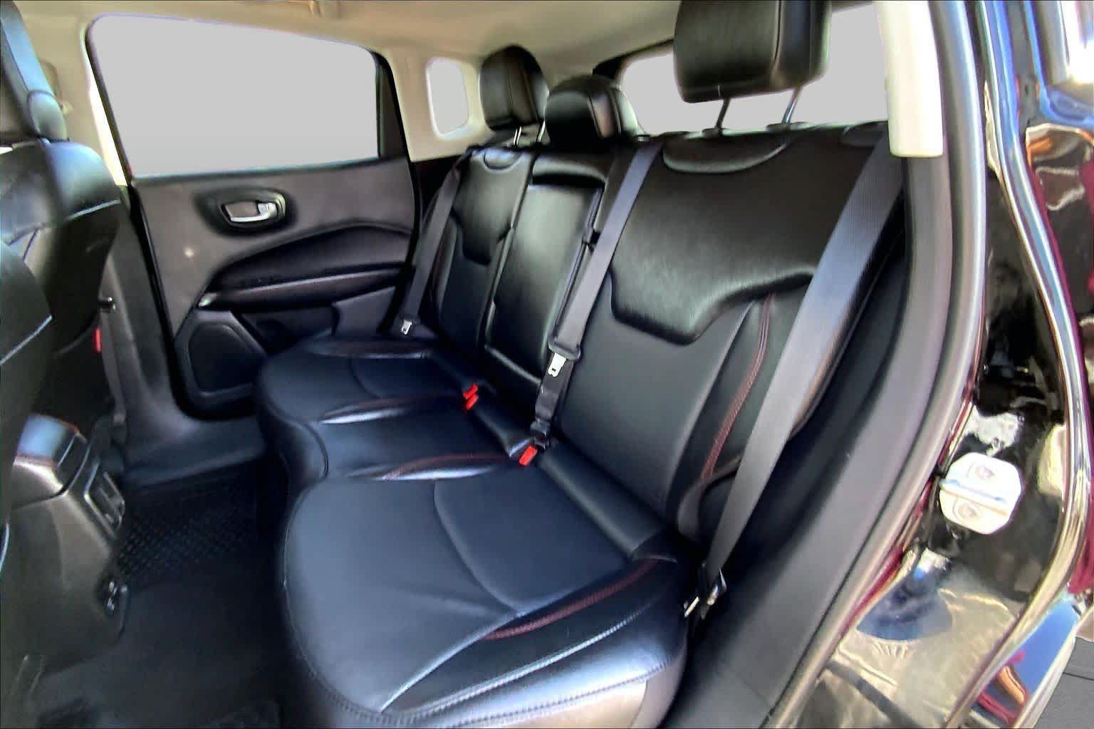 Used 2021 Jeep Compass Trailhawk AWD/4WD image 19