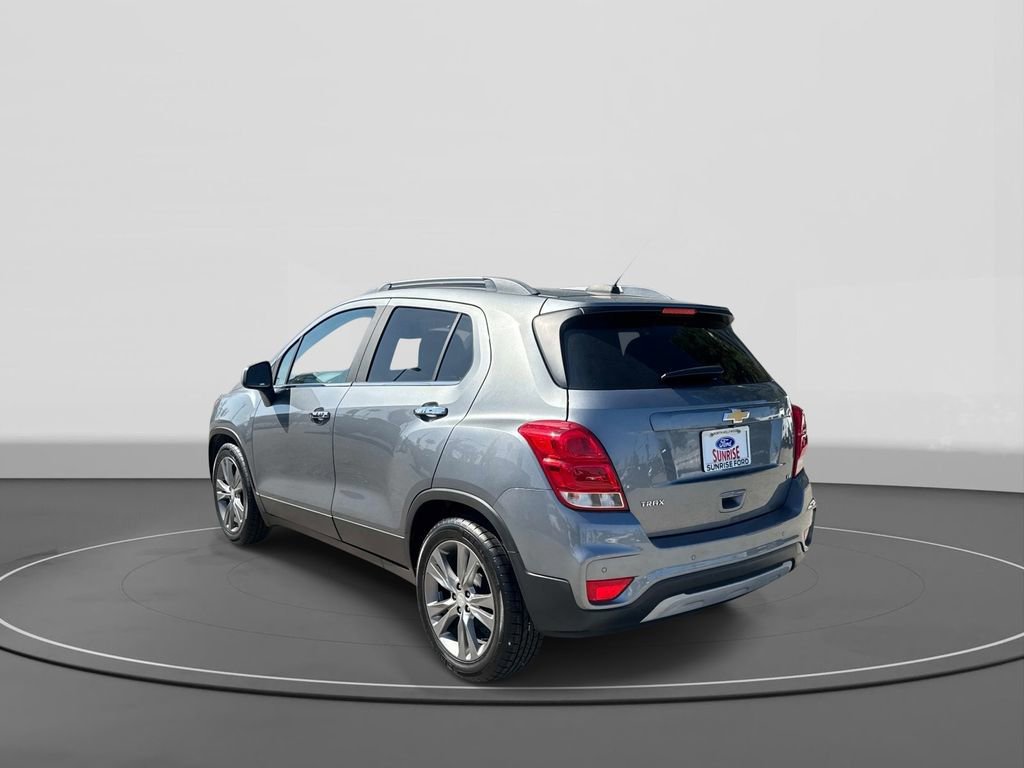 Used 2020 Chevrolet Trax LT w/ Driver Confidence Package image 2