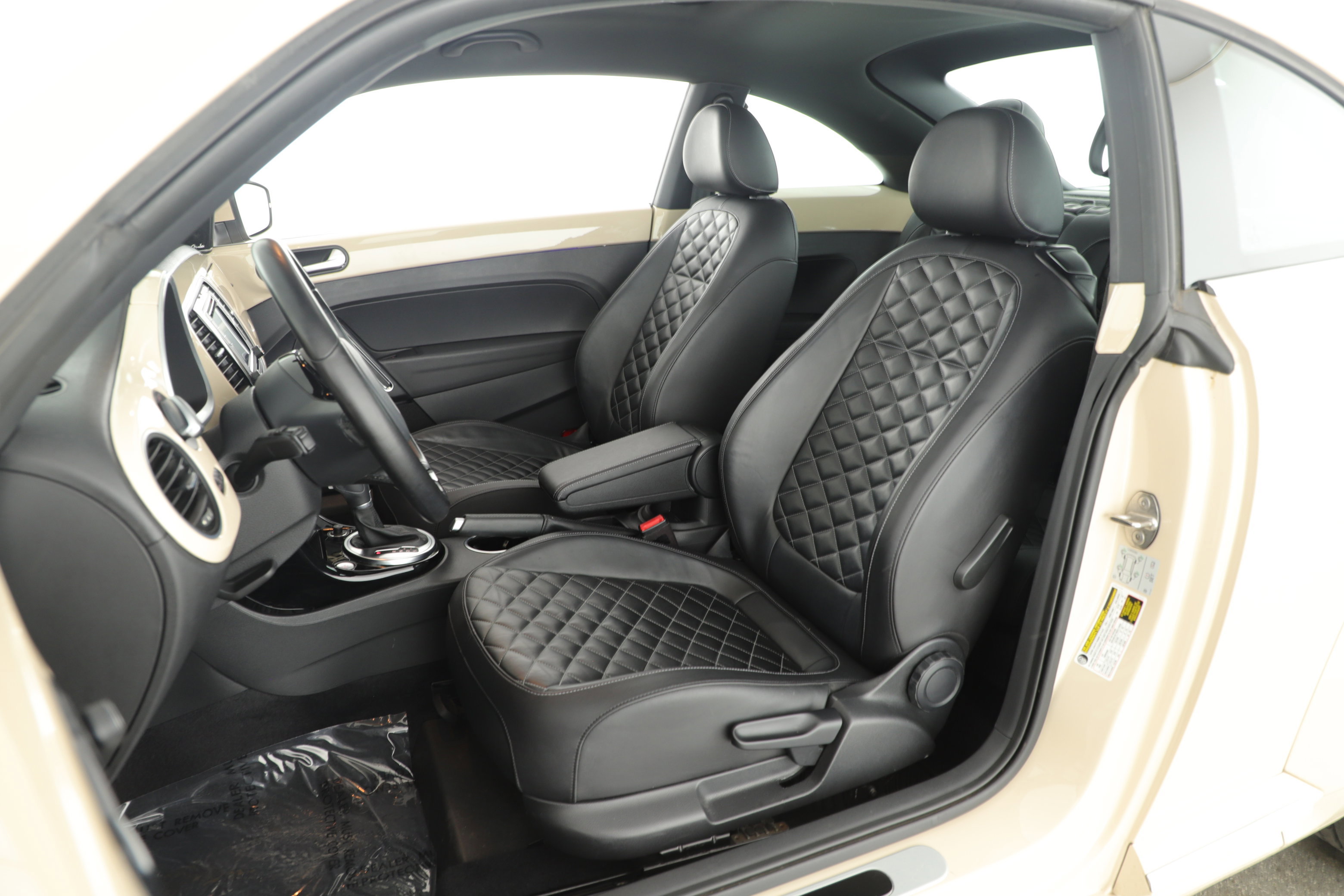 Used 2019 Volkswagen Beetle 2.0T Final Edition SEL image 8