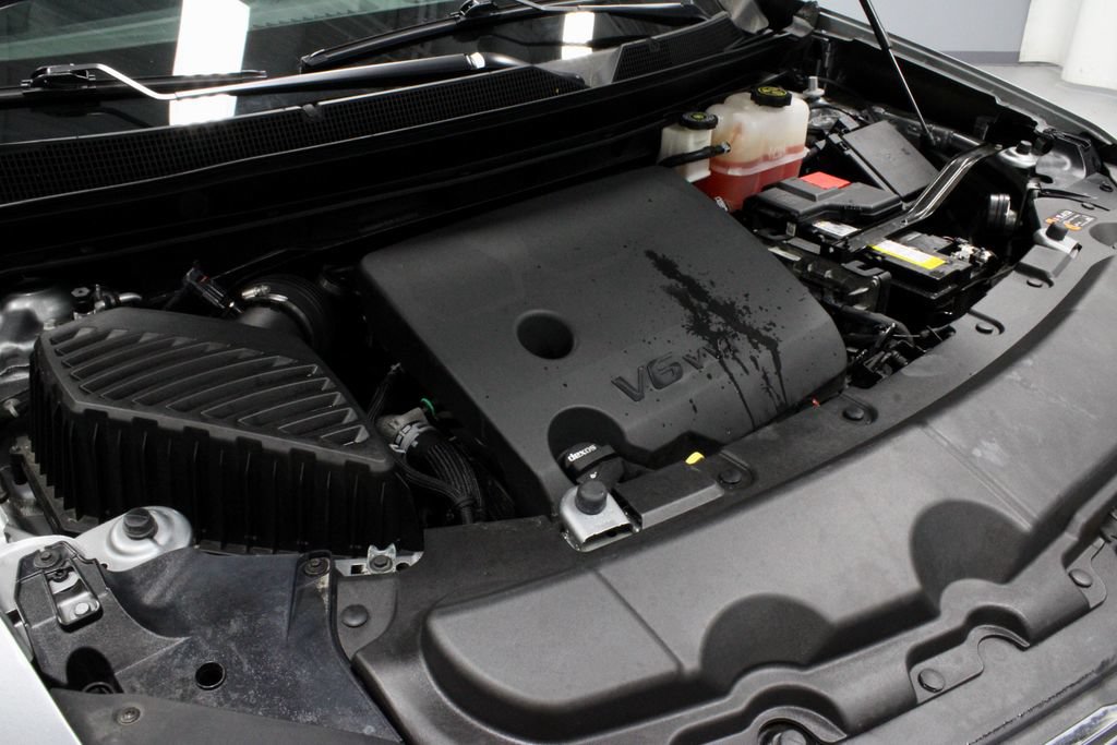 Used 2023 Chevrolet Traverse LT FWD image 17
