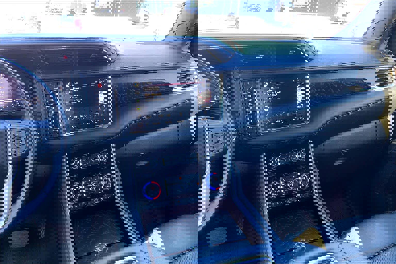 Used 2022 GMC Yukon Denali image 9