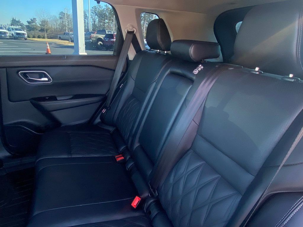 Used 2021 Nissan Rogue Platinum image 21