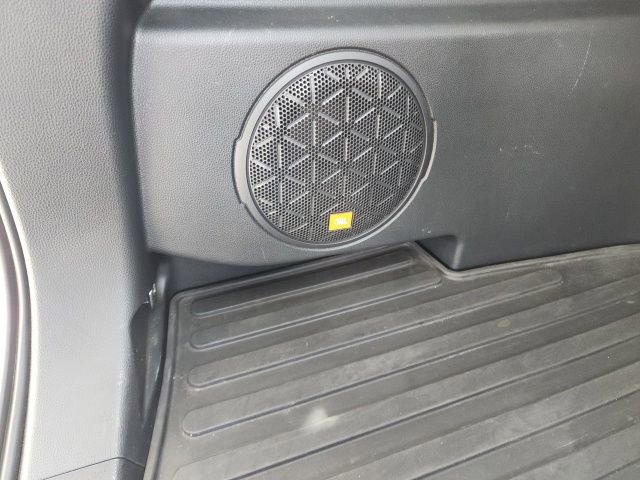 Used 2021 Toyota RAV4 XLE Premium AWD/4WD image 39