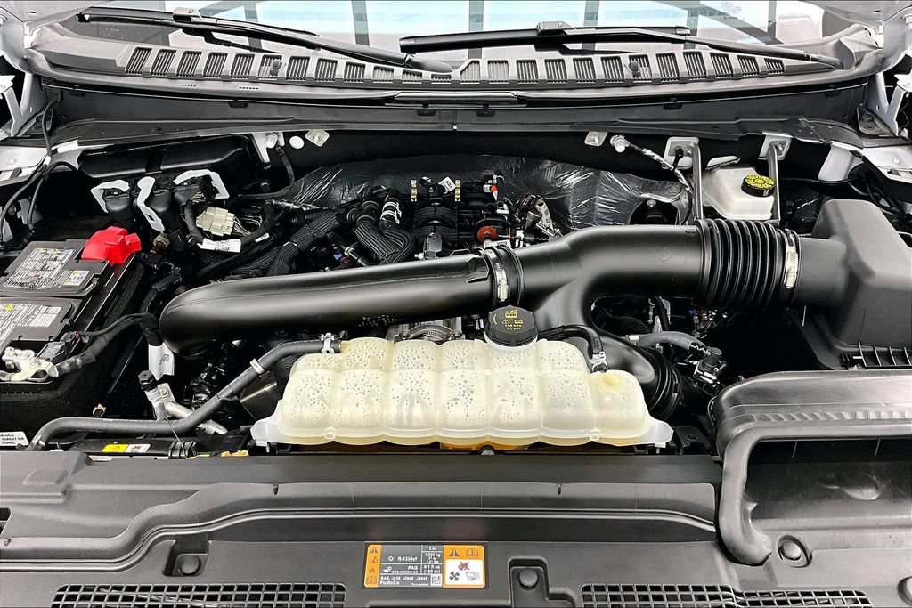 Certified 2025 Ford Expedition Active AWD/4WD image 10